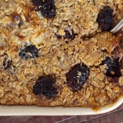 Vegan Baked Oatmeal with Fruit and Nuts
